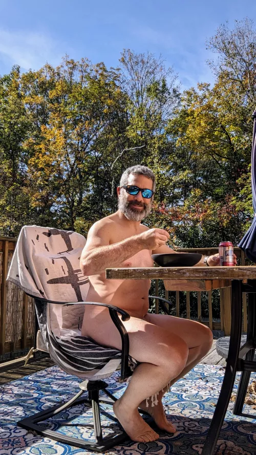 This may be the last chance I get until Spring, so I used my injured dog as an excuse to sneak home from work for an outdoor naked lunch. by StormRider-71