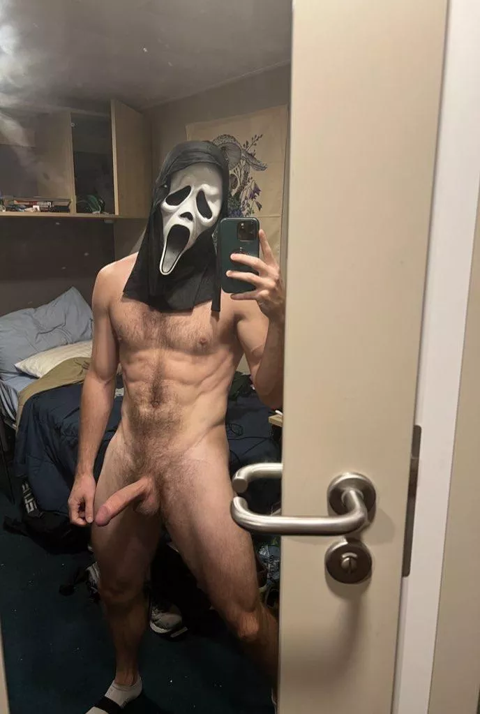 What’s your favorite gay porn movie 🍿 posted by bipeterp