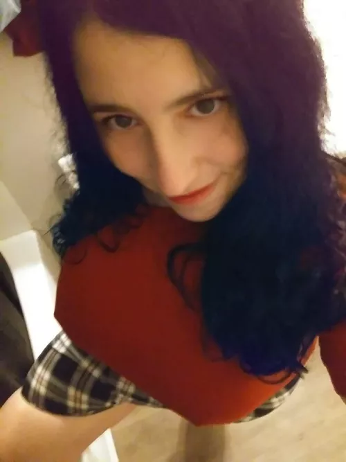 When I dress for comfort (f) by Horrorhotgirl19