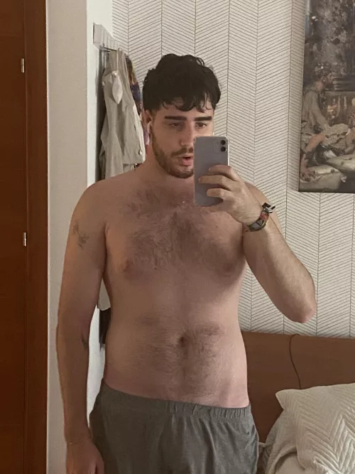 21 from spain 😗 who wants to play with me by juansm2001