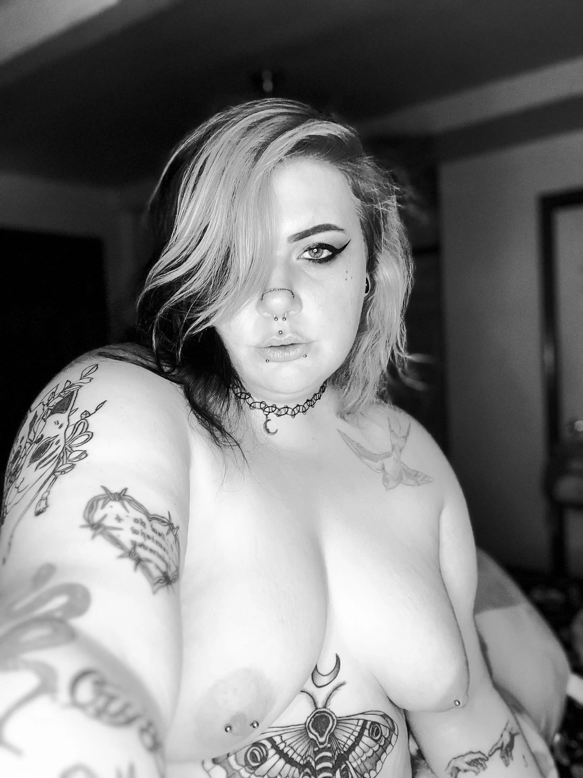 do we appreciate black and white selfies? posted by bunnikisses