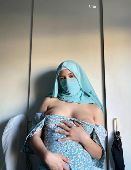 Do you think I’m fuckable;) by arabmusclemommy