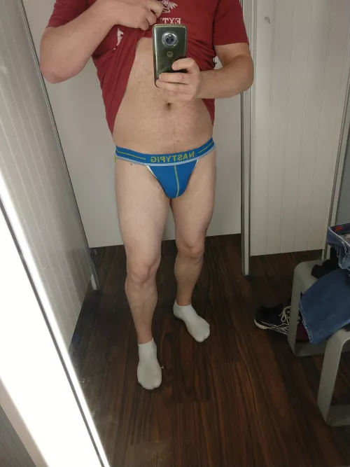 Fitting room view by bulgetastic