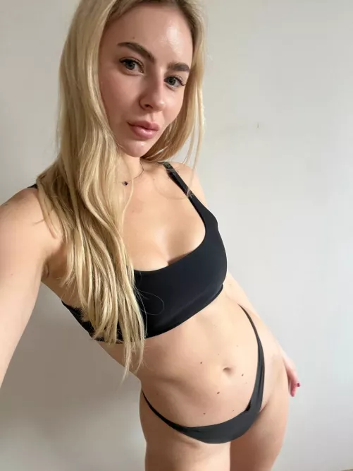 Guys who prefer small girls are my favs by orneslfriend