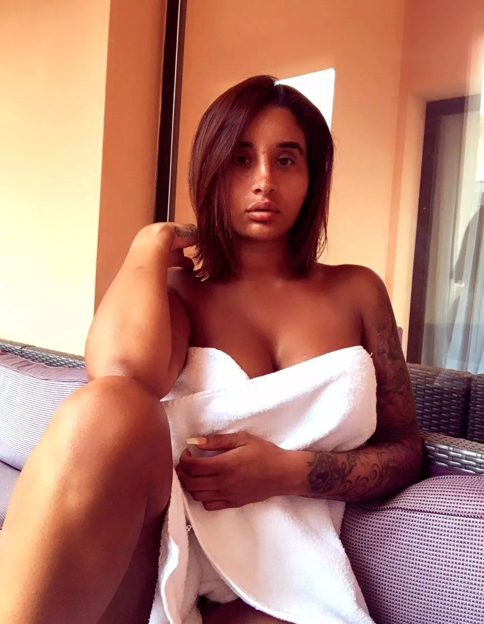 How Do I Look? [OC] posted by crybabypriya