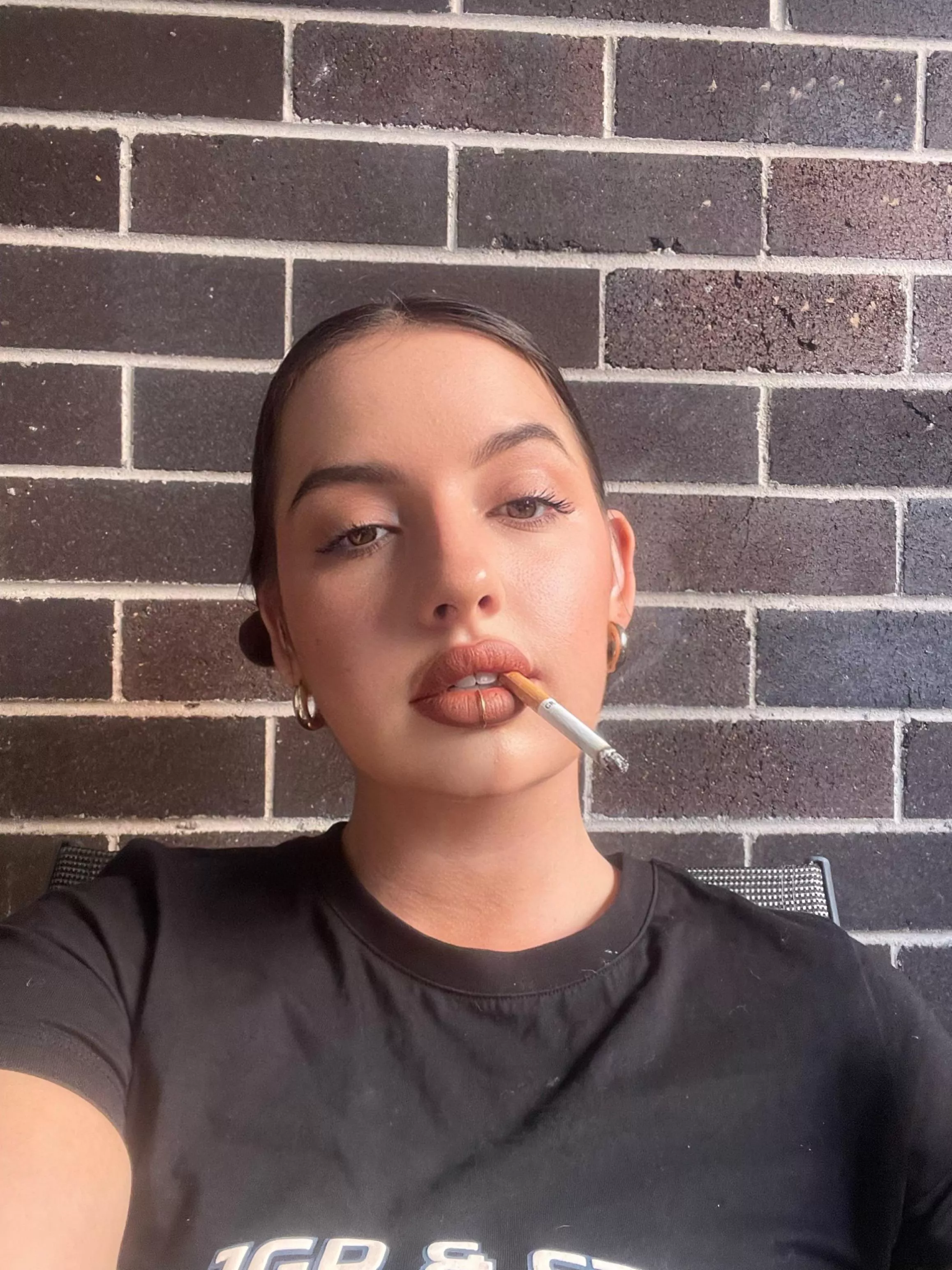 I love smoking so much 🥵😍🚬 posted by cherrystarrr