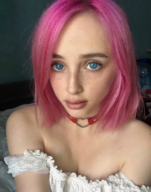 I only date guys who love freckles by gigglesfresh