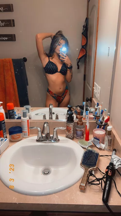 I think we need to go on a date by javaluna22