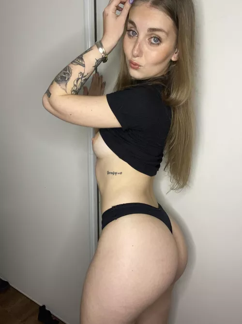 impatiently awaiting for your morning wood by PleasingDingo