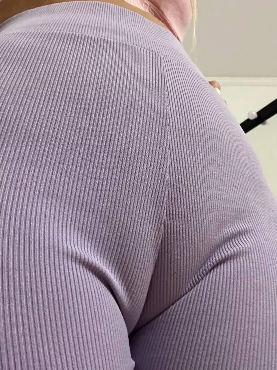 it feels so good when you play with my lips posted by Finelydeal783