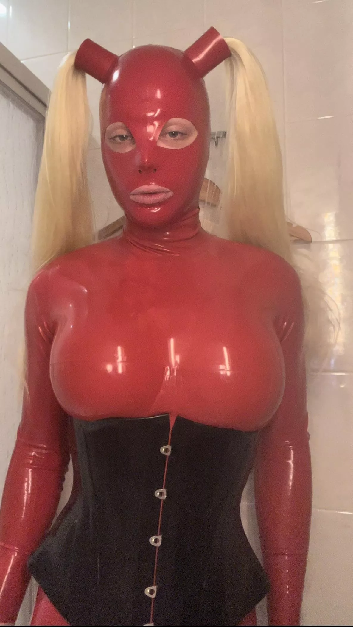 Long time no see. Felt good to be back in latex again 🤩 posted by Almightylatex