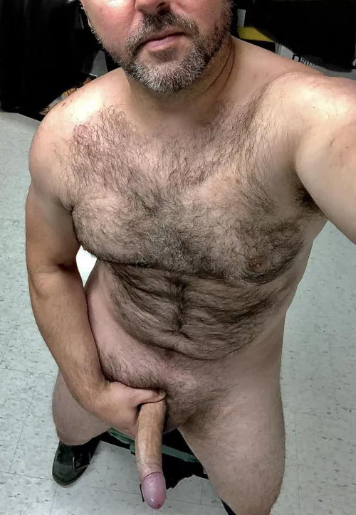 Whenever you’re taking a big, thick boner, does it make you a squealer, a screamer, or a moaner? by YoureKindaBig