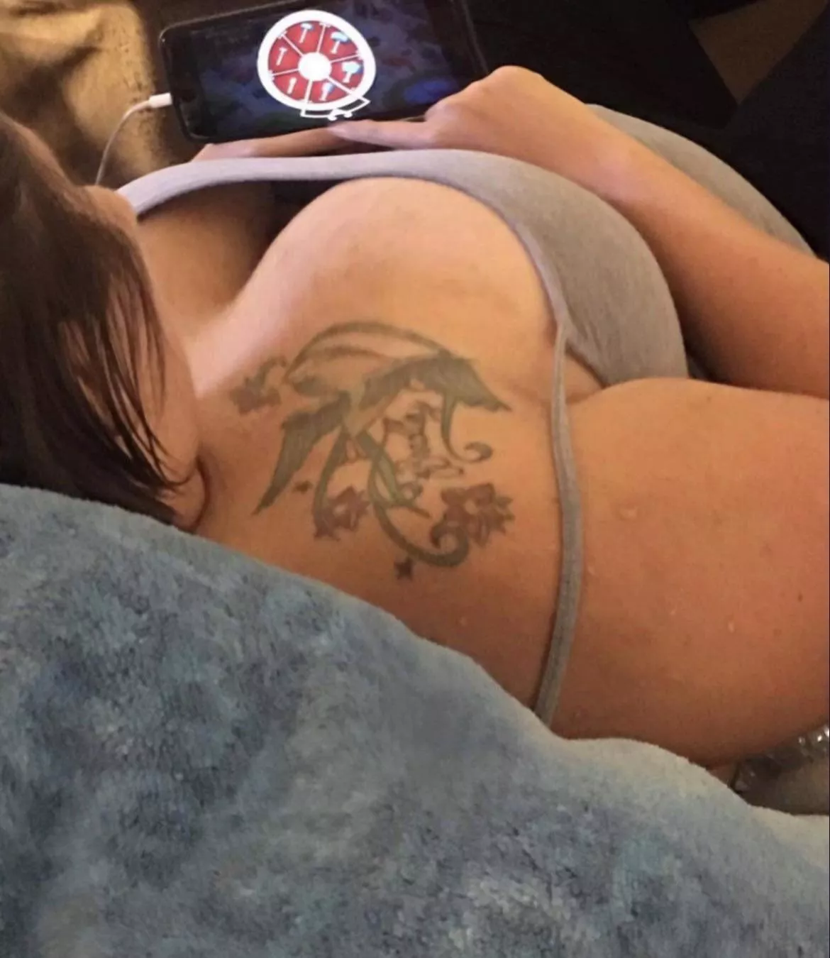 Wife giving a good view 😜 posted by thy13thhour