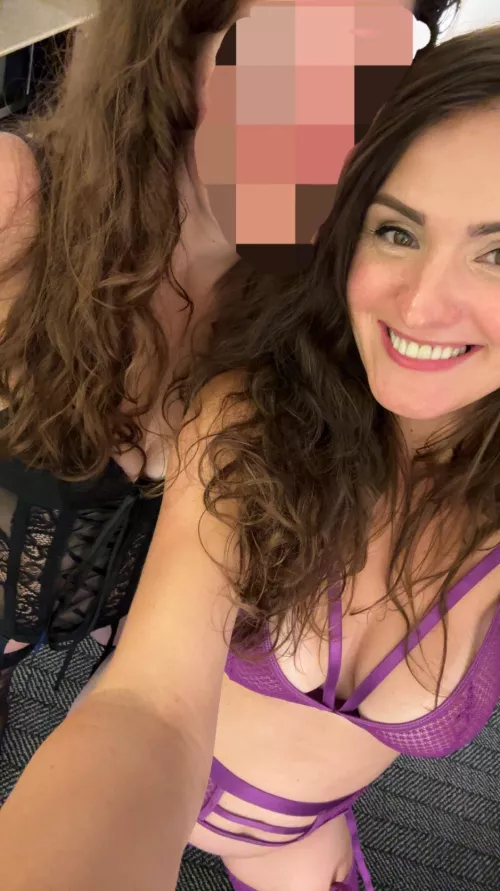 2 chick's getting multiple dicks tonight. Check us out by No-Particular8191