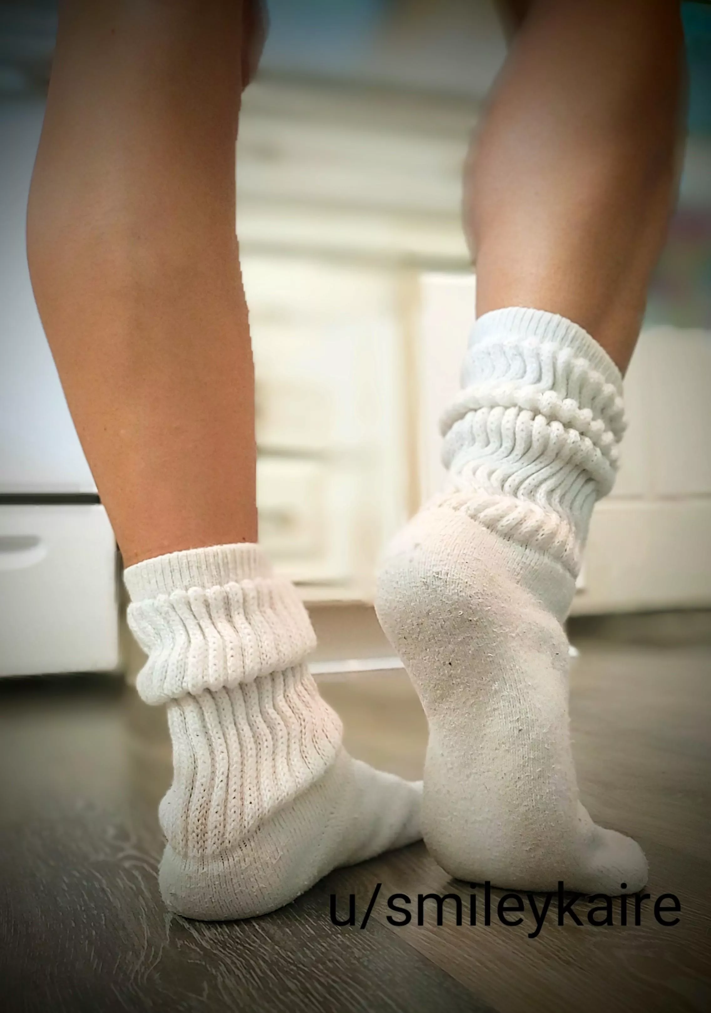 [f]eels like a lazy Sunday 🖤 (OC) posted by smileykaire