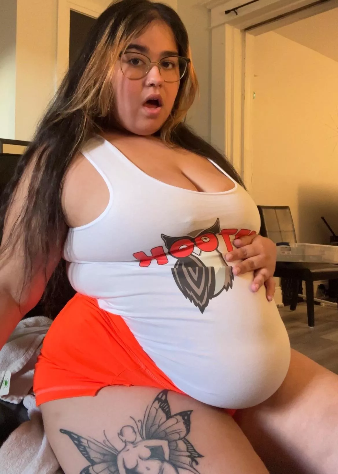 hooters but for girls with big bellies!💦 posted by Professional-Bit8970