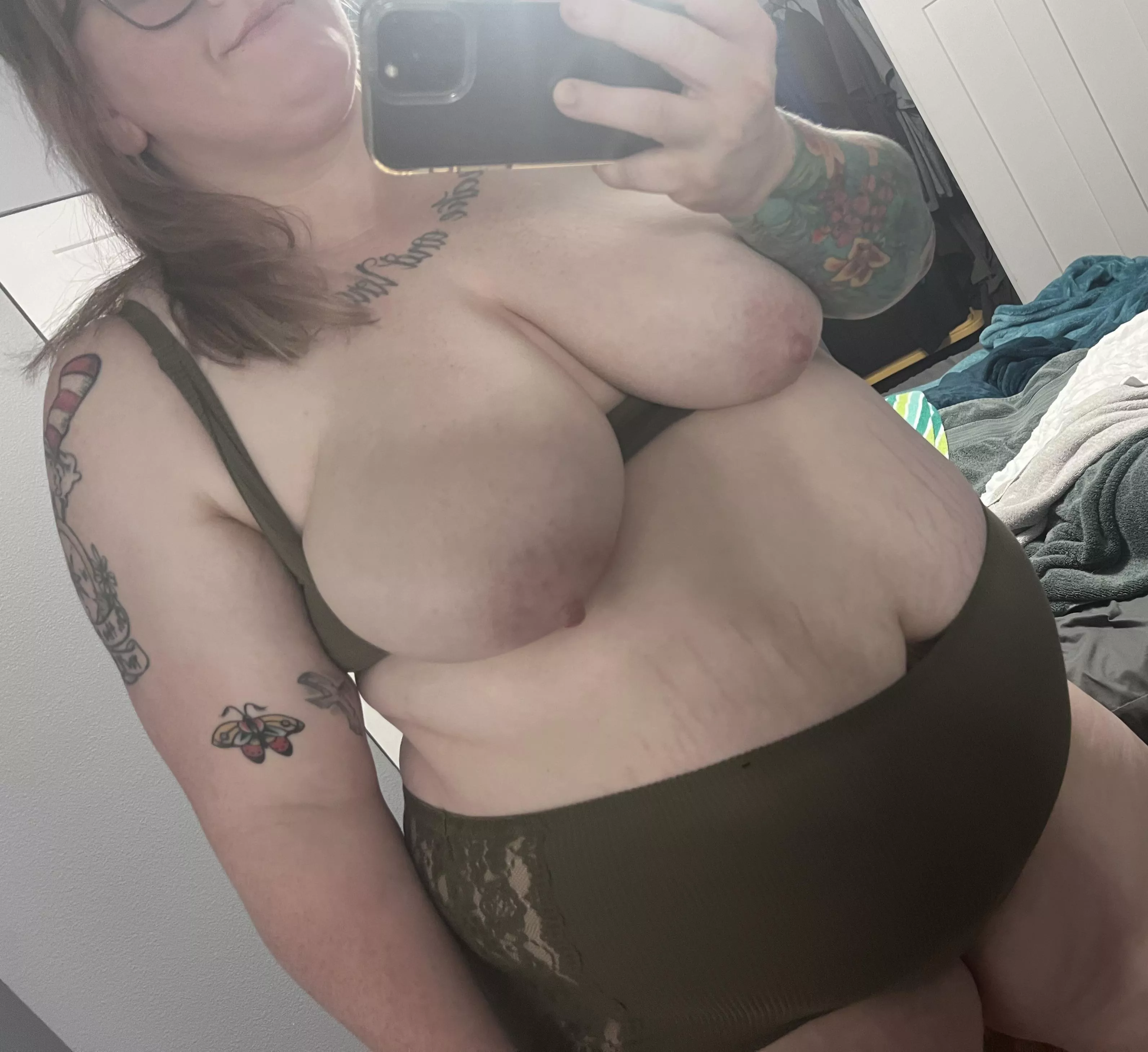 Hubby’s gone - let’s have some fun 😈 posted by twototoo222