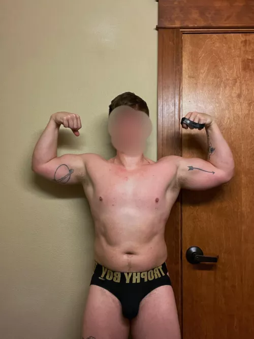 I’d you saw me posing in the gym would you stop and stare? by Twunktreats