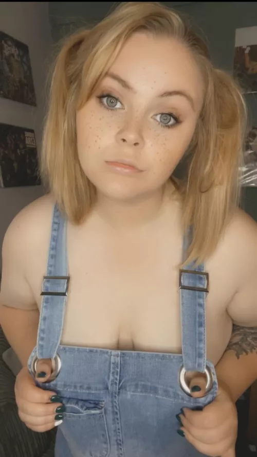 I’m tempted to go outside like this by EeveeGracex