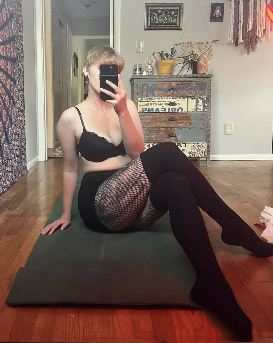 long legs and lovely stockings posted by enjoiyourlife_69