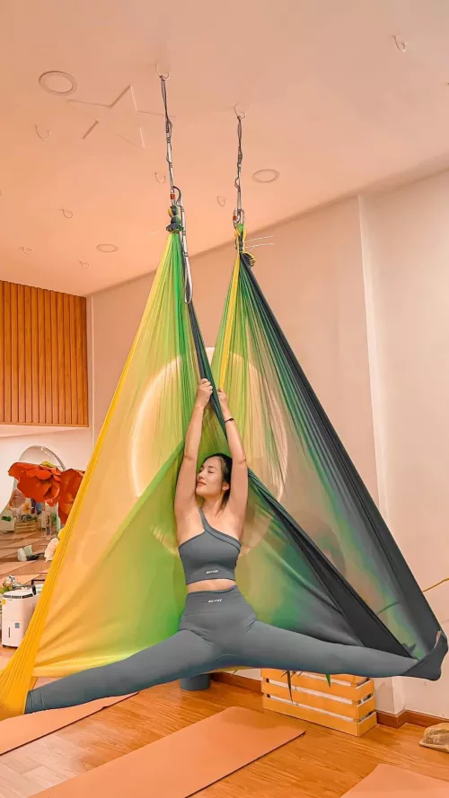 my classmate with amazing body and imagine with that pose by InternationalGrab238