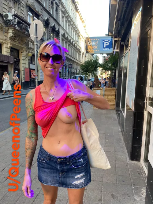 Not sure how many guys saw me 🤷🏼‍♀️ by QueenofPeens