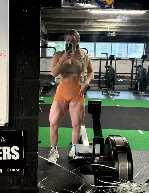 Powerful blonde by Kaleyta