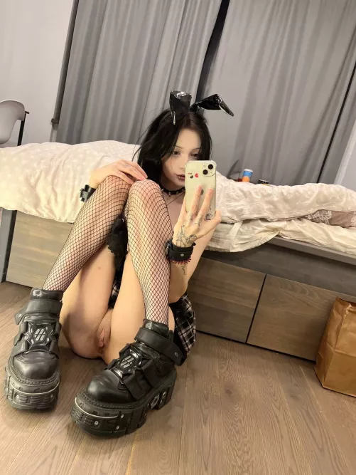 Shall we take a walk in the park? but keep in mind that I will be without panties by kaiko_riko