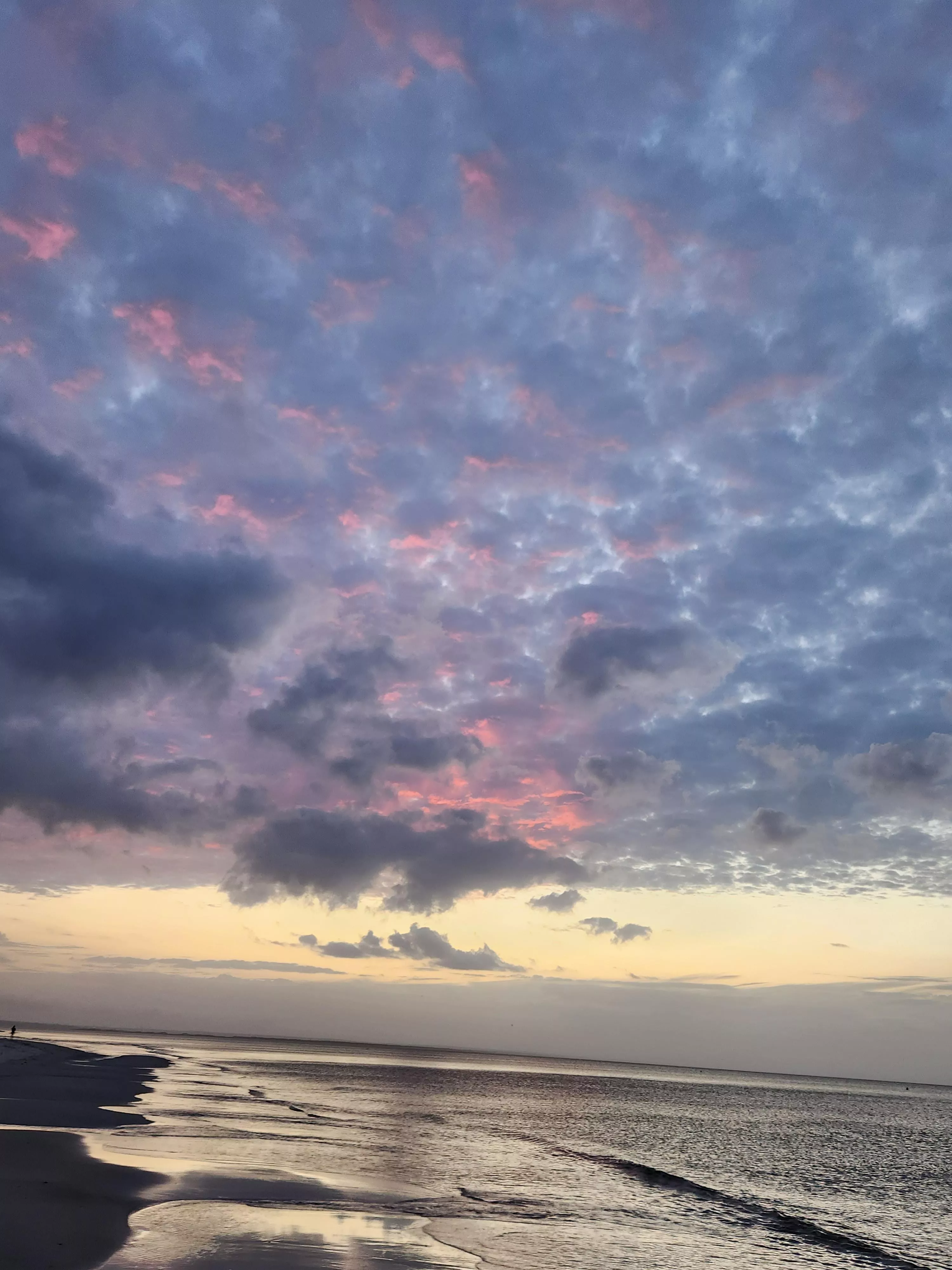 Sunset Friday posted by Intelligent-Cable-43