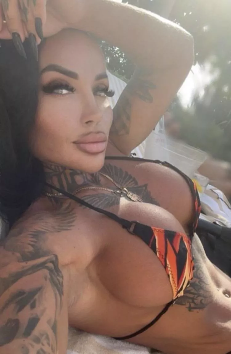 Want a kiss? posted by coedolsz