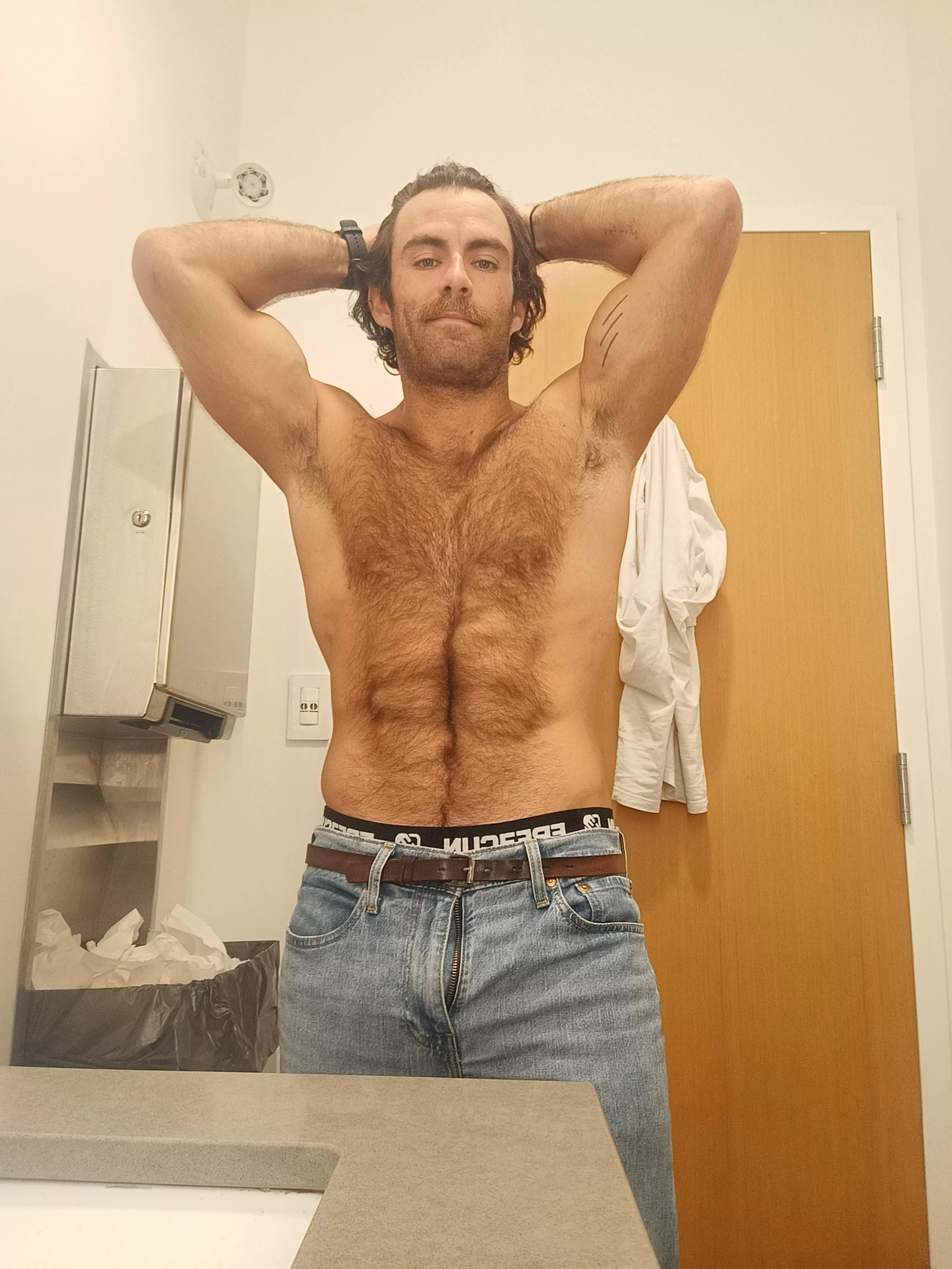 Who likes hairy armpits and torso ? posted by eufrane