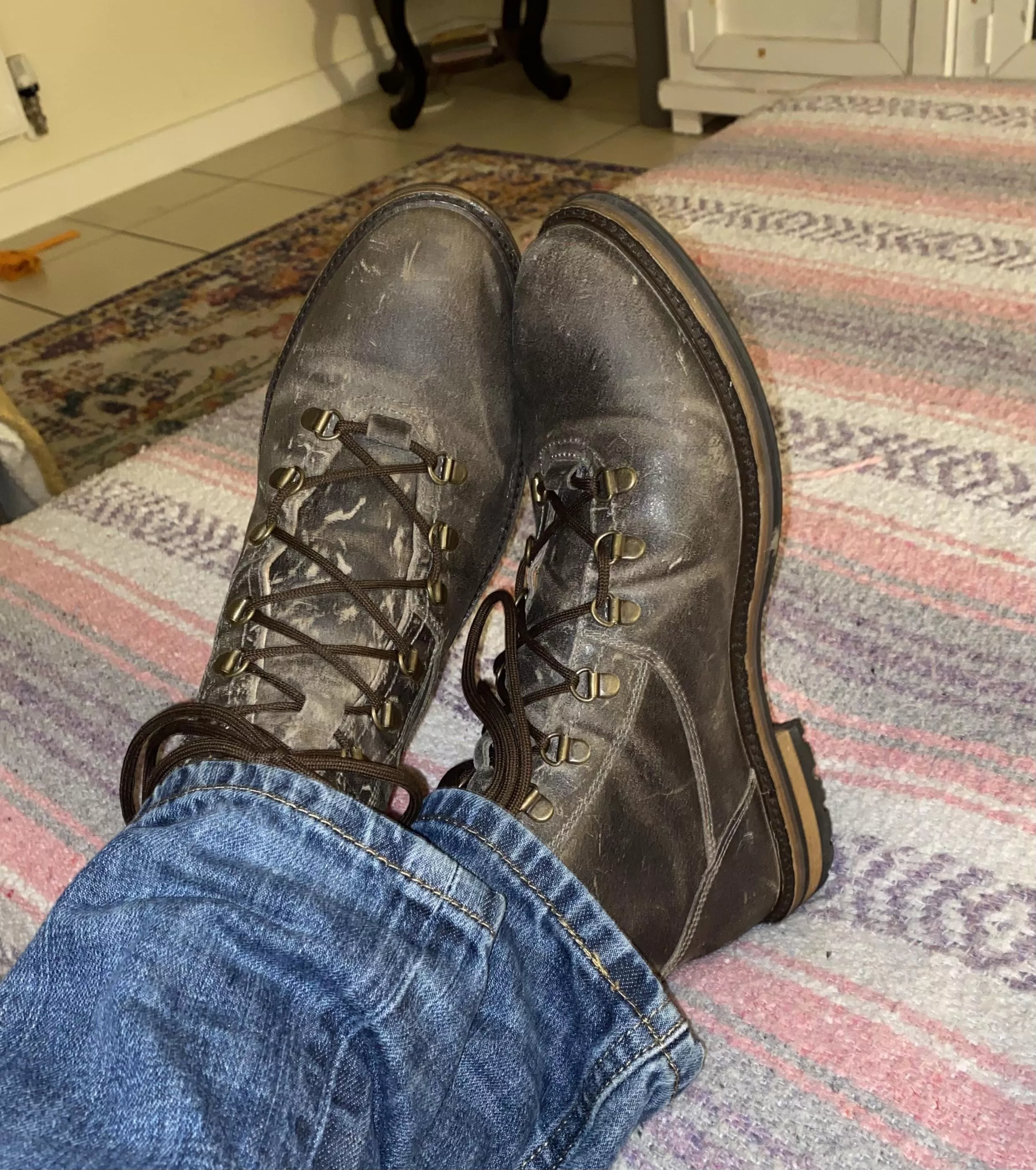 Wide midfoot shoelace relief posted by Night-Scary