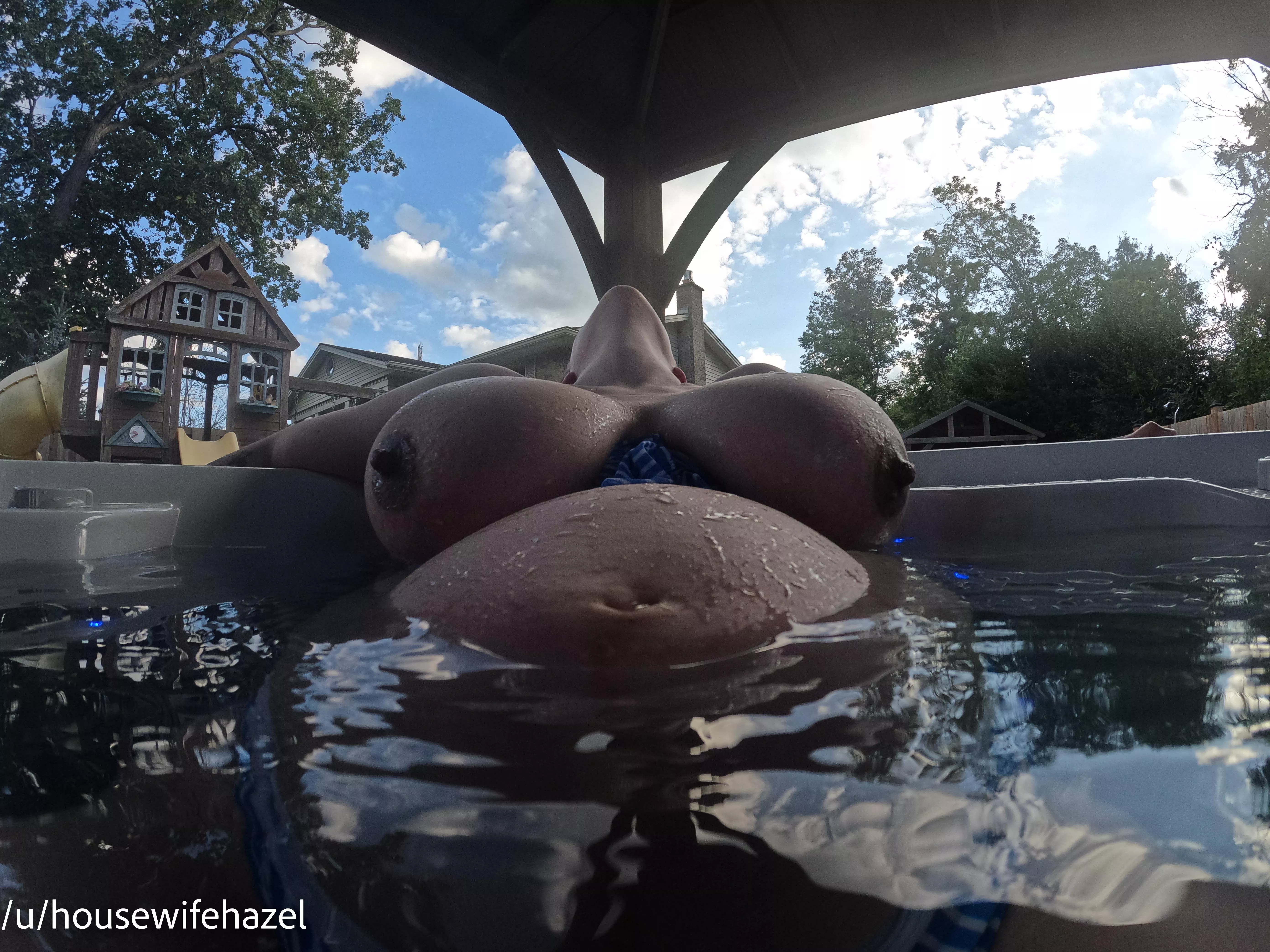 Would you like to have my 35 week preggo body to yourself? posted by housewifehazel