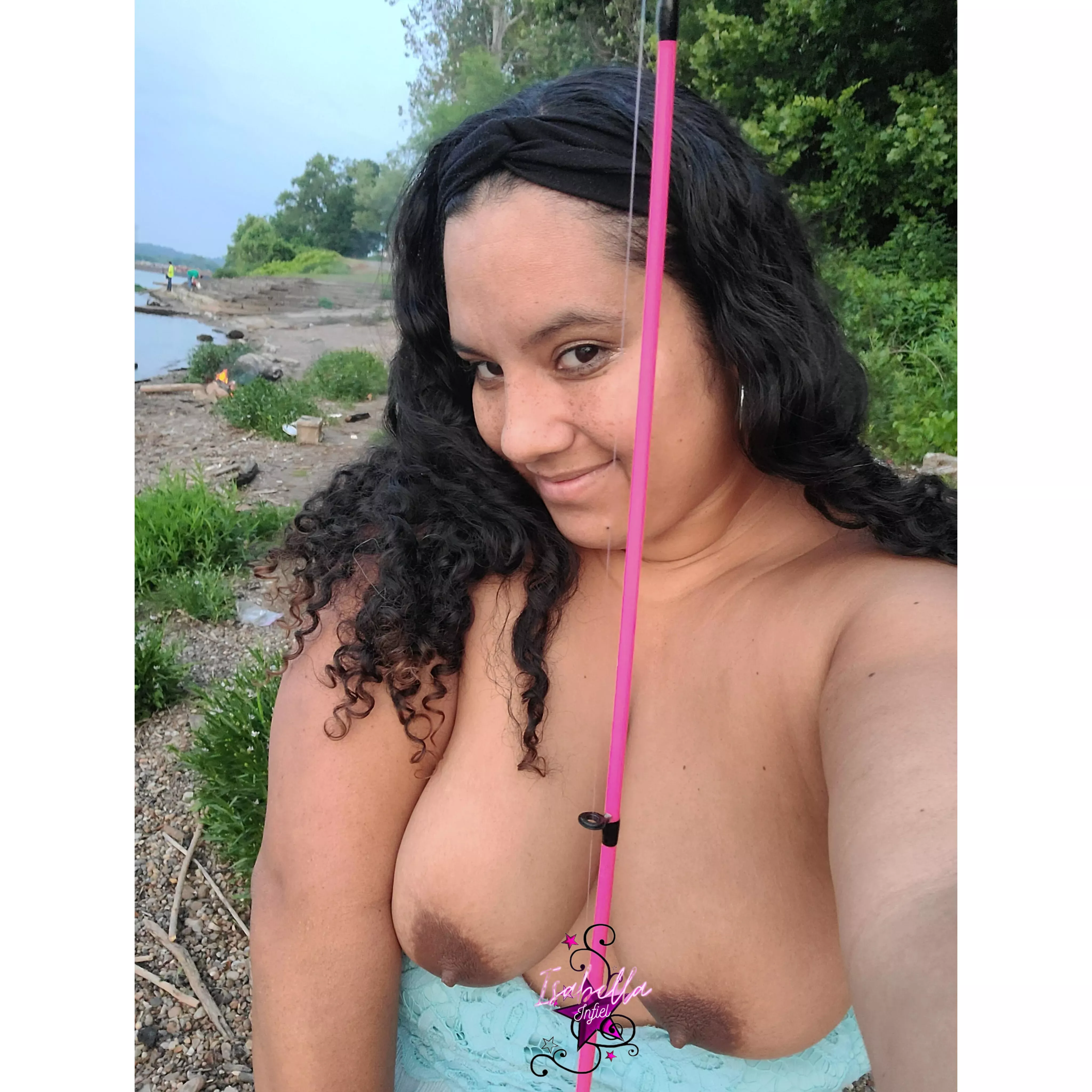 Would you take me fishing? Don't mind the peeps behind me ;) posted by Isabellainfiel