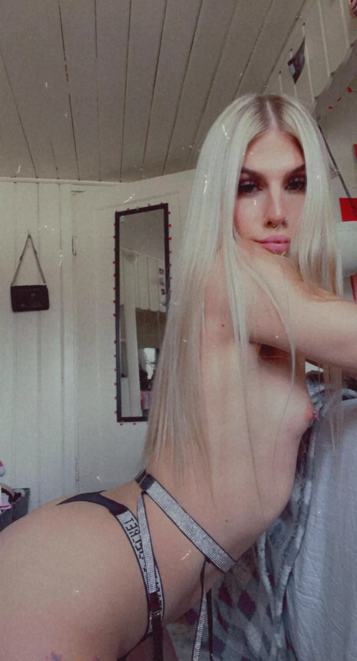 [19] I need more friends 🥺🥺 posted by Camrynlovesyou