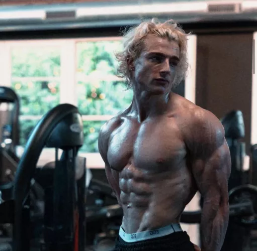 After a tiring day at the gym, I should have fun with someone by SpolliOF