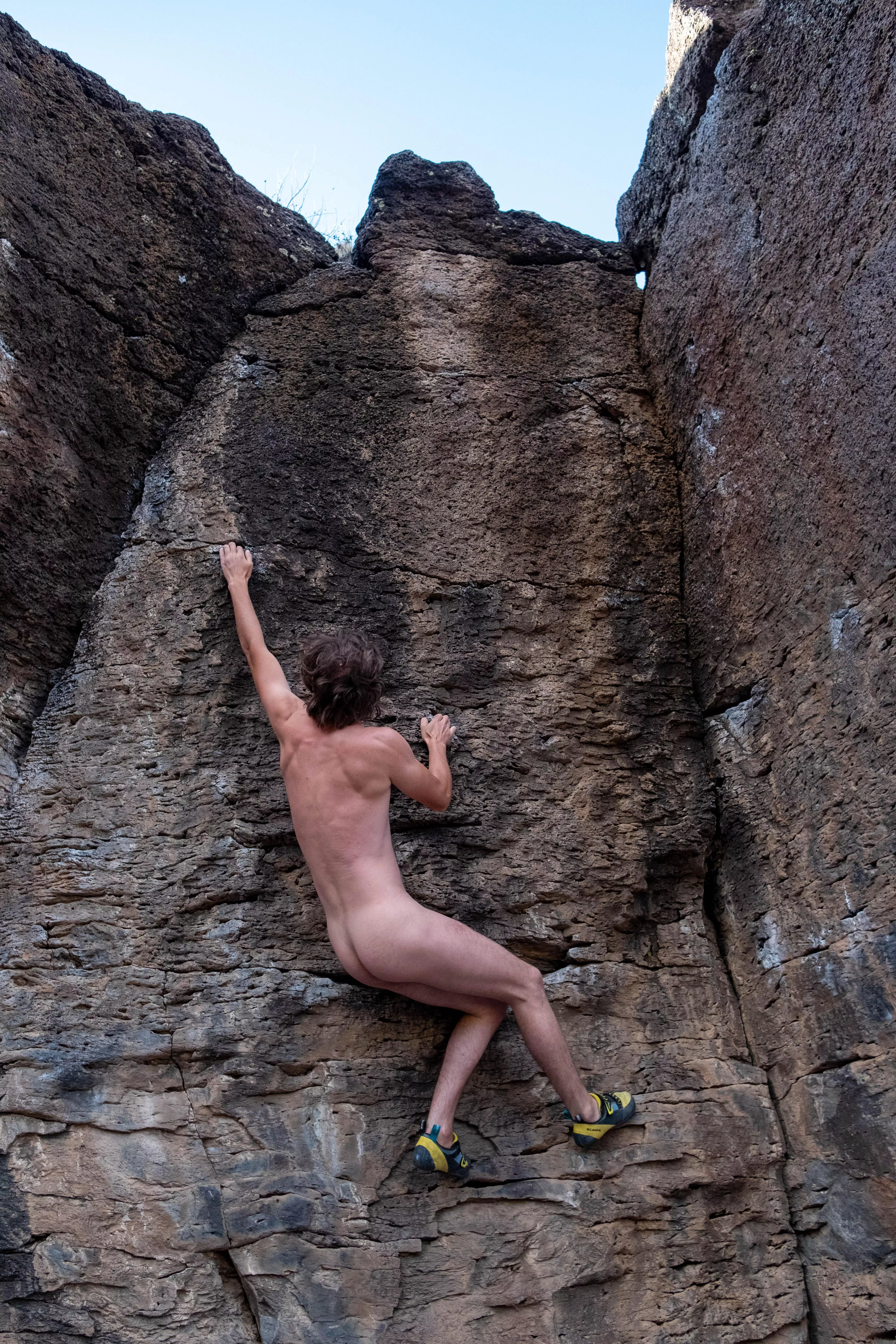 Bouldering on some basalt! posted by themtnzun