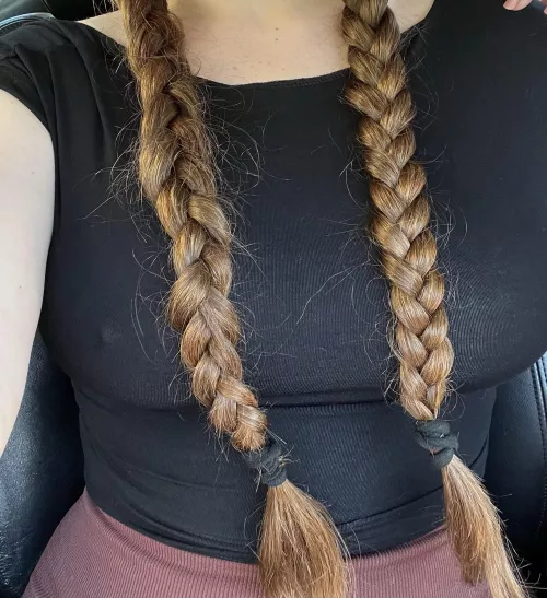 Bras and football Sunday do not go together nudes GLAMOURHOUND COM 