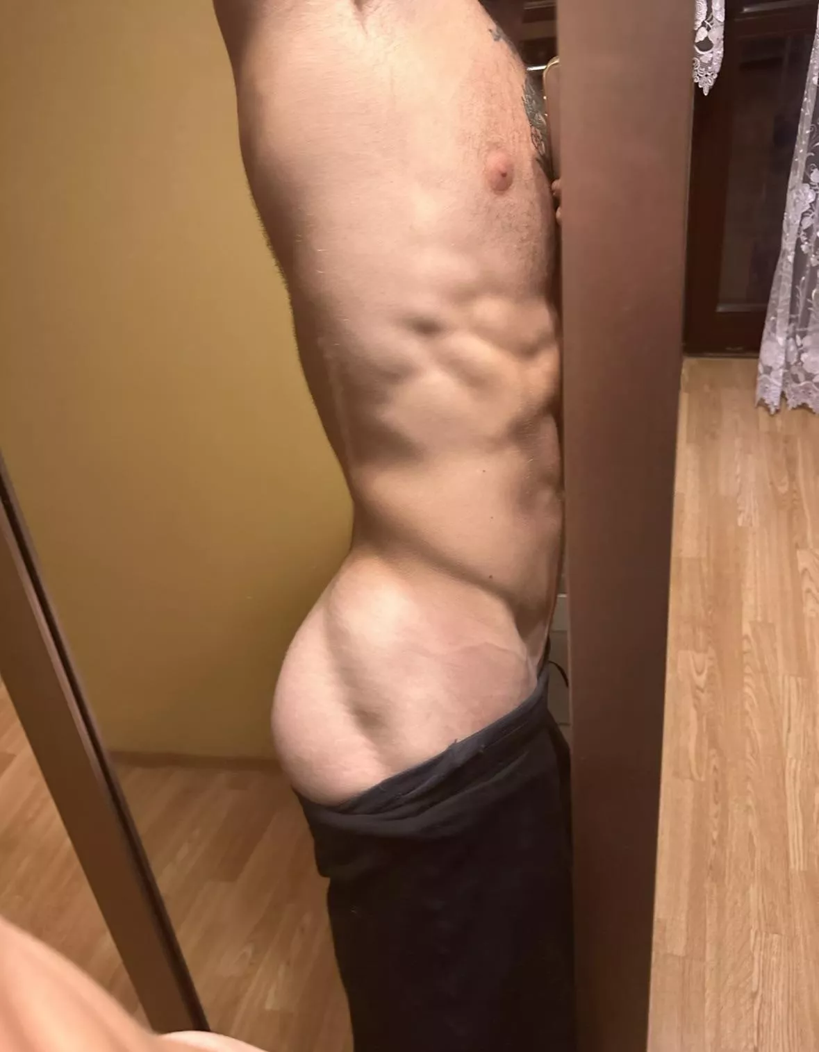 Do u like muscle butts? posted by AlphaJake23