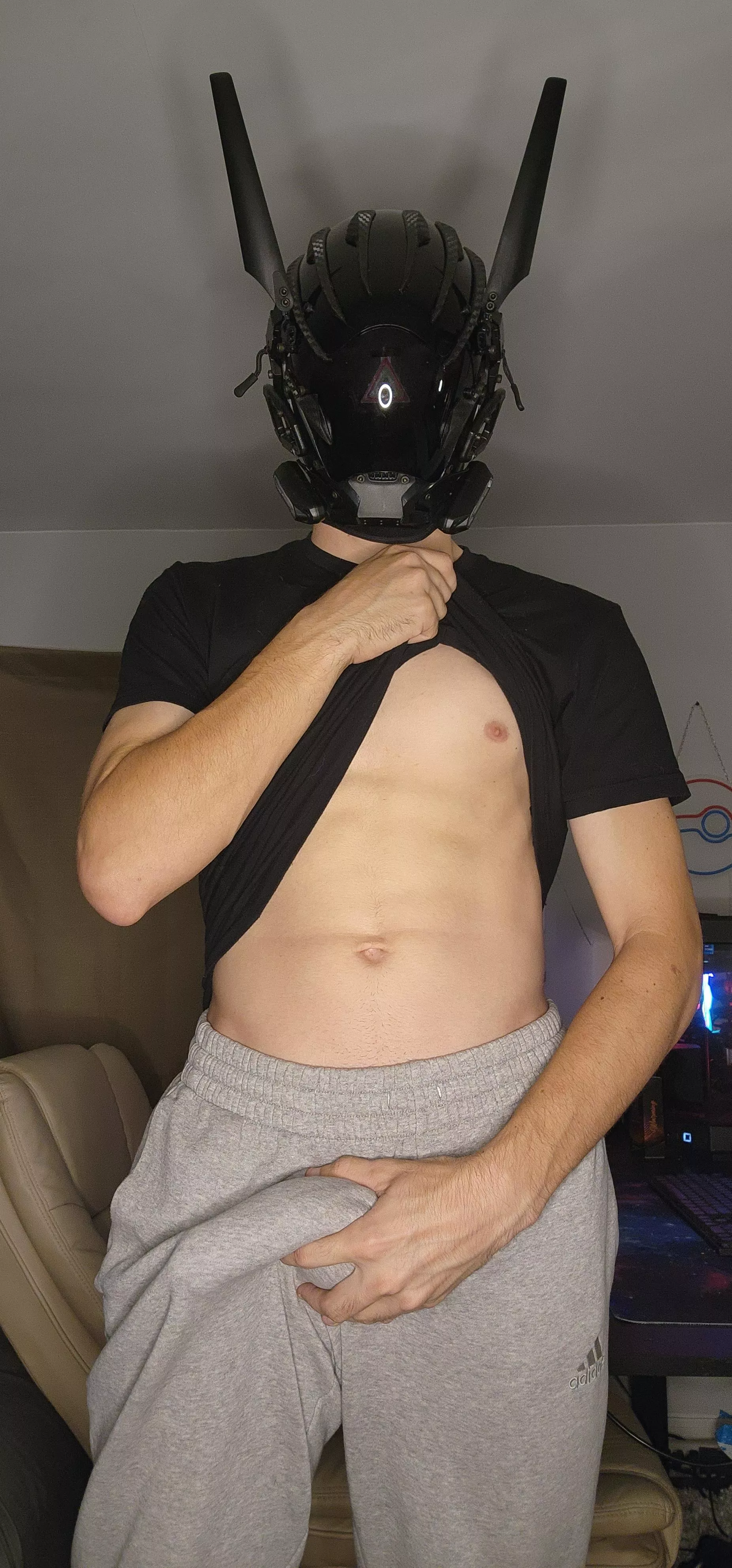 Grey sweats baby... come unleash the beast posted by xDMauiWauiDx