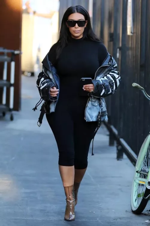 Hourglass body ⌛️ by nimtuck