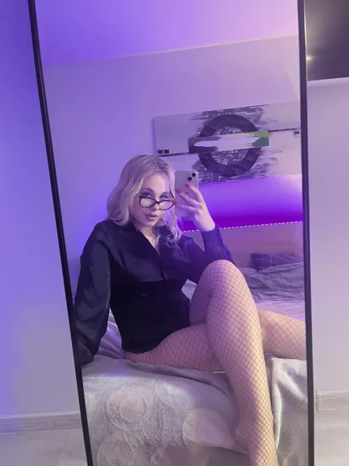 I kinda wanna rip this off me (F19) by GhastlyPundit