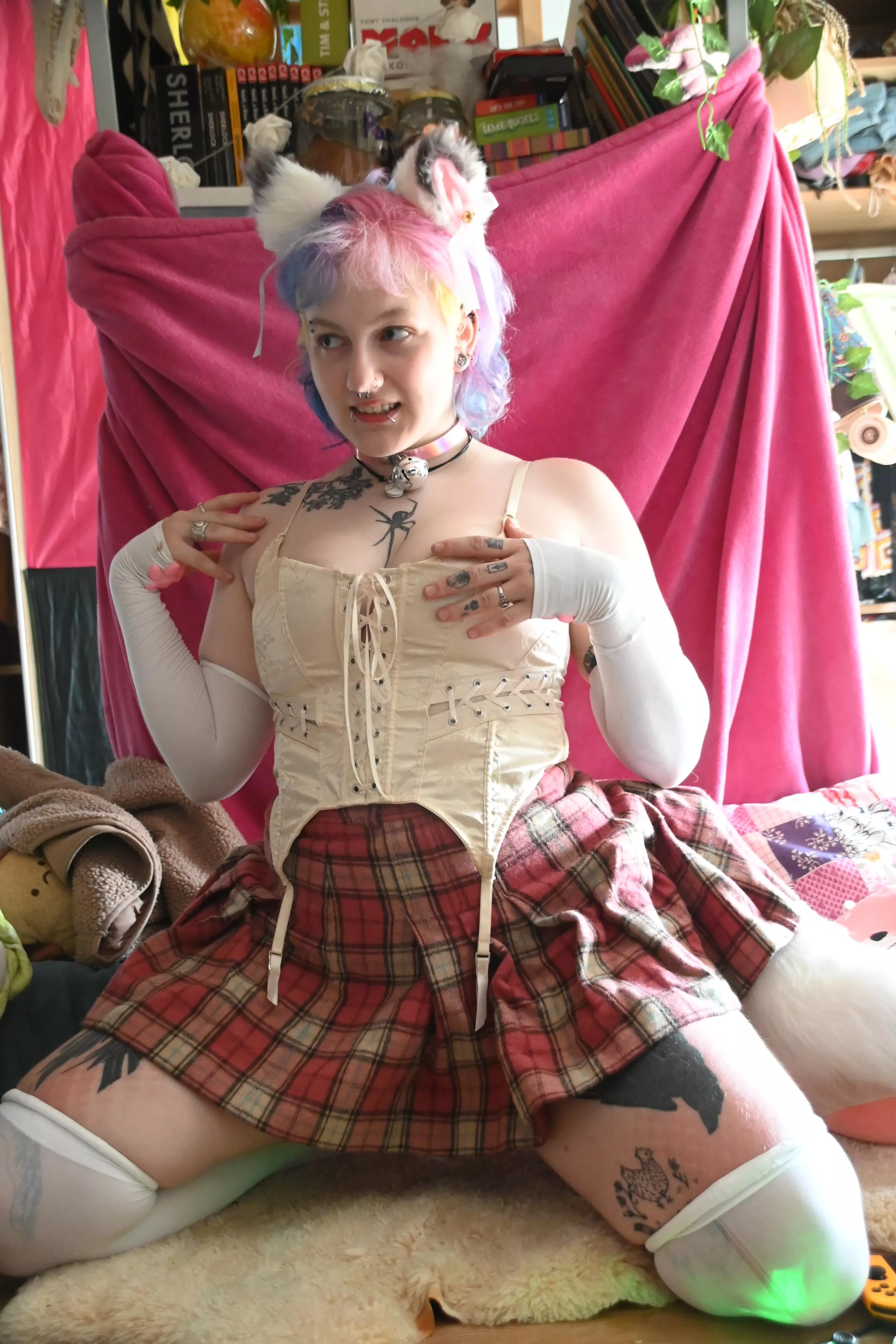 I kinda want a collar with your name around my throat :3 posted by FreakingTrap