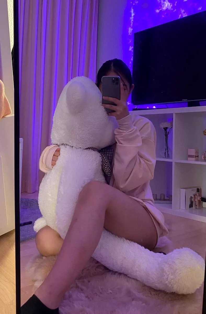 I may need a real lap to sit on🫠😝 posted by Sad_Bat6485