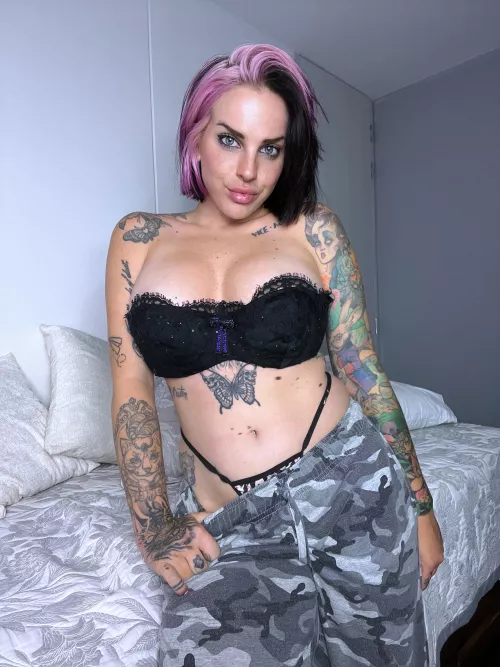 I’m Italian, do you mind if I scream “mamma mia” while you fuck me against the wall? by ottaviia