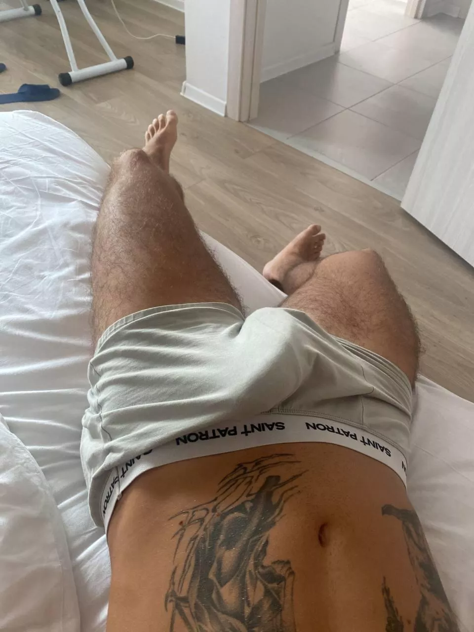 It clings so tight! posted by sascha_maximum