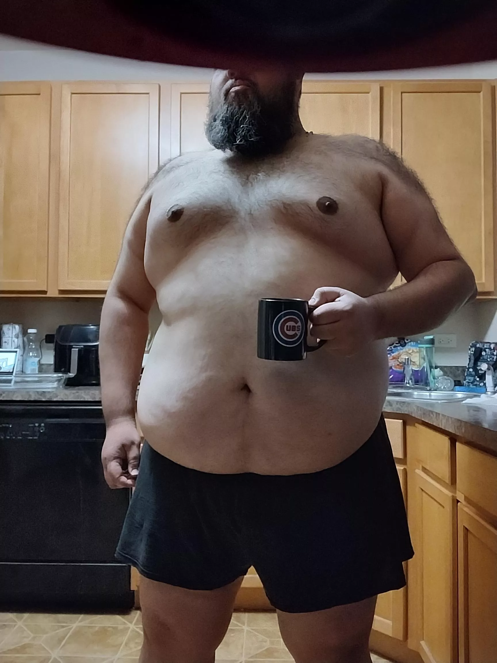 Lazy Sunday. No football game today. My cubbies didn't make the playoffs but I'm still a Chicago guy. Care for a cup of joe???? posted by jfm714