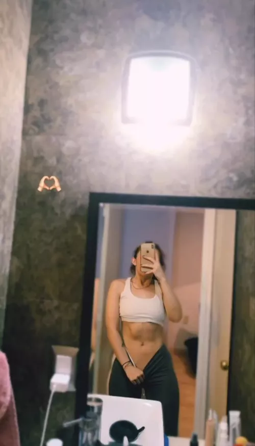 Monday abs check 💪🧜‍♀️🏋 closer to my objective by redbigassgirl