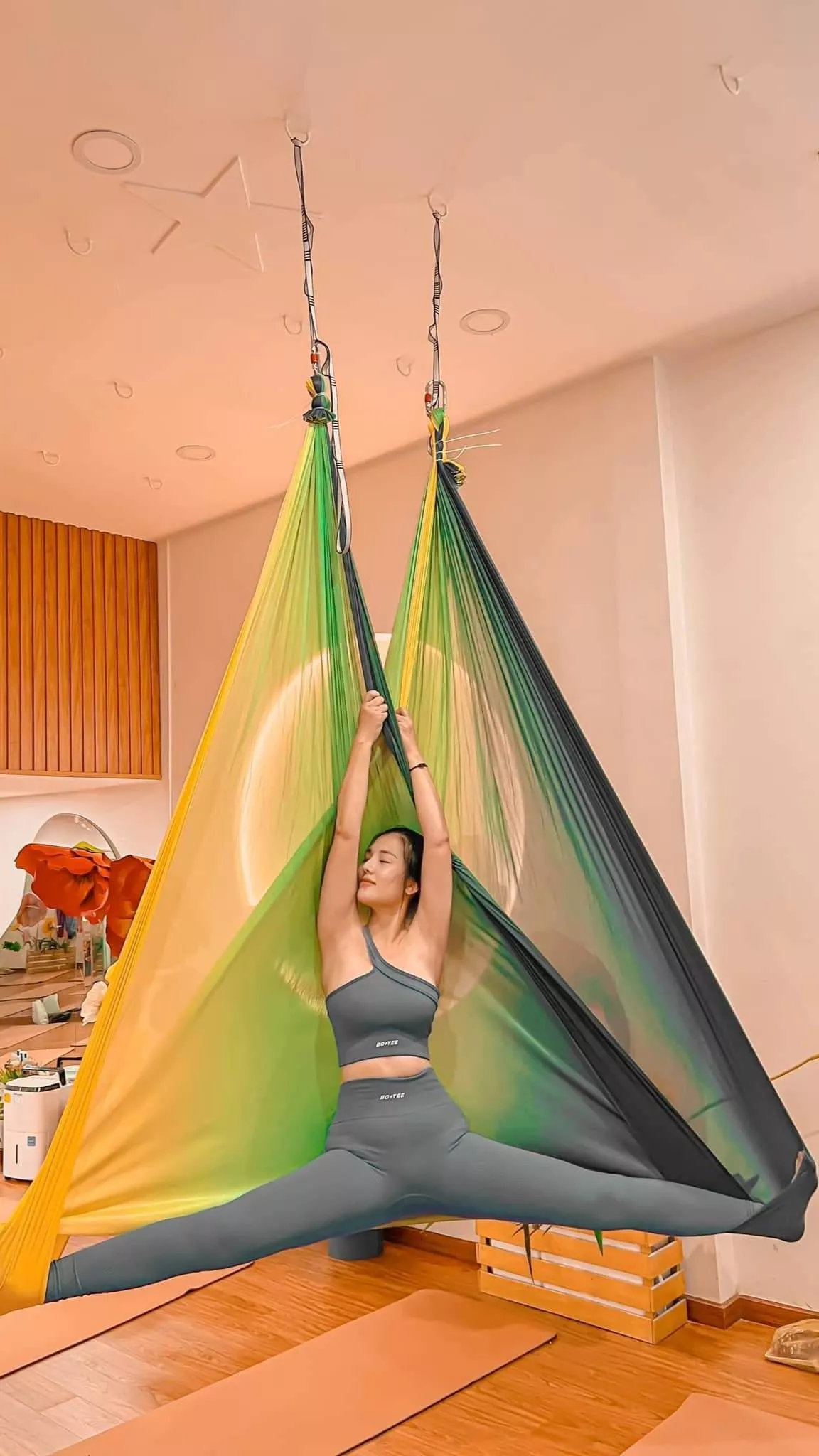 my classmate with amazing body and imagine with that pose posted by InternationalGrab238