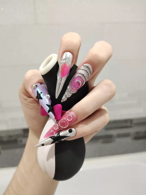 New claws 😋 by Dory_WetPaw